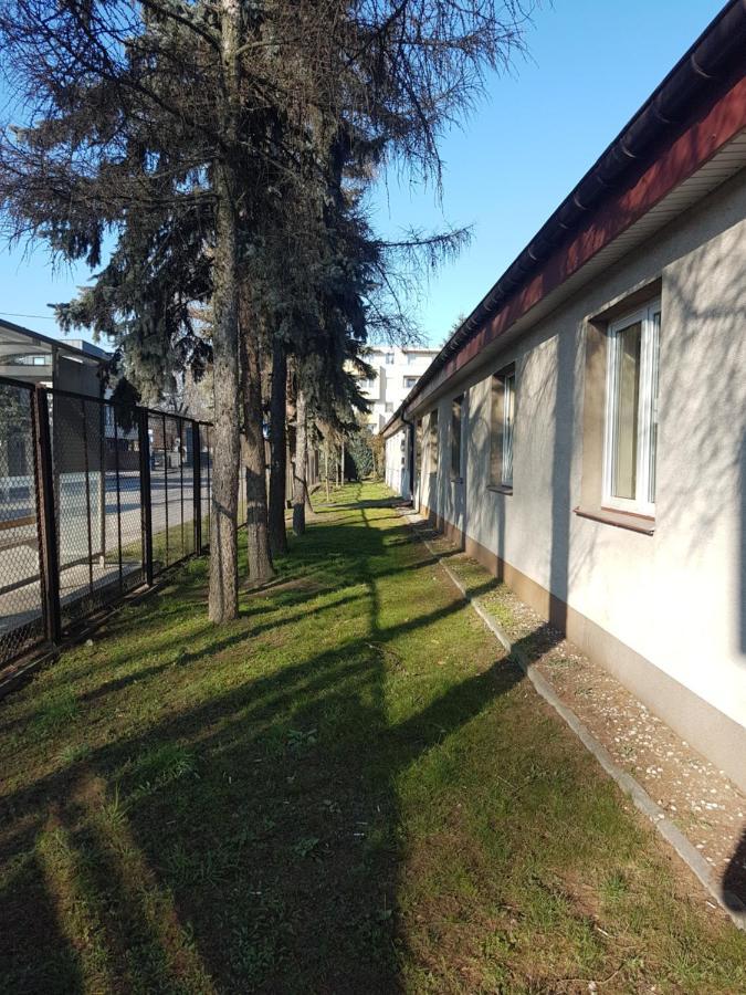 Hostel Rest Краков Экстерьер фото