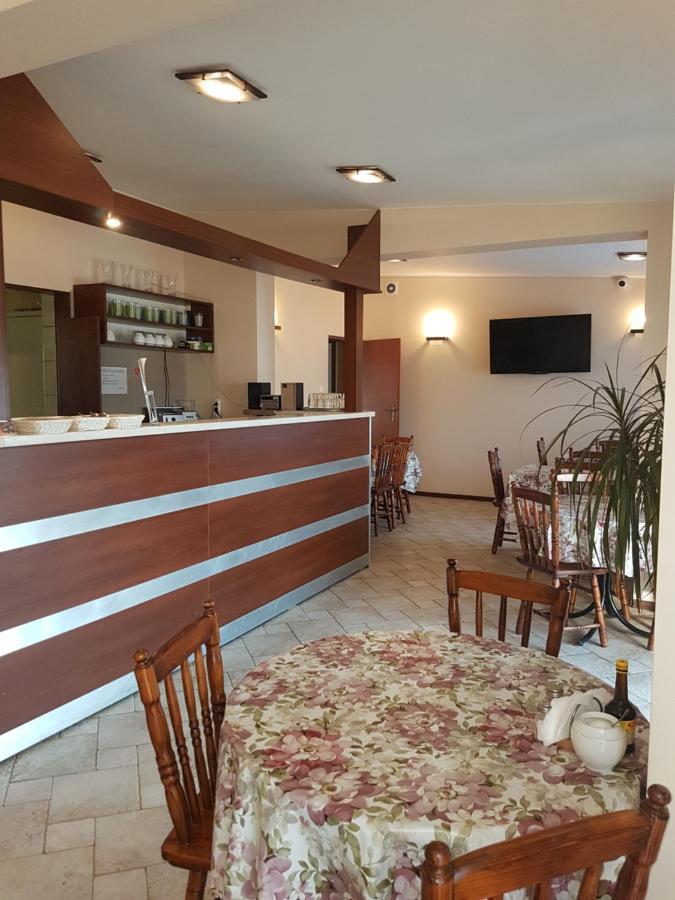 Hostel Rest Краков Экстерьер фото