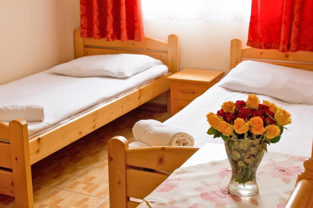 Hostel Rest Краков Экстерьер фото