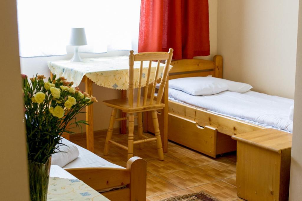 Hostel Rest Краков Экстерьер фото