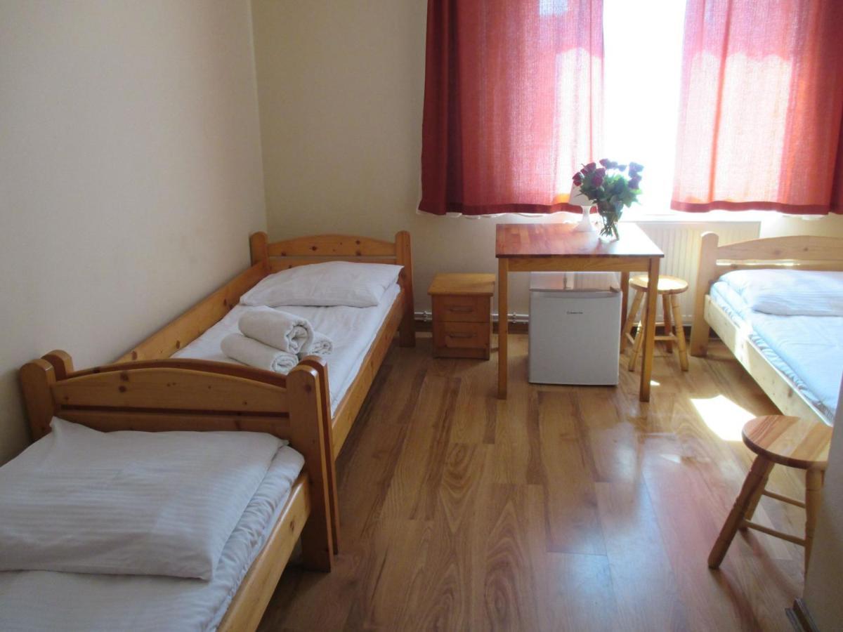 Hostel Rest Краков Экстерьер фото